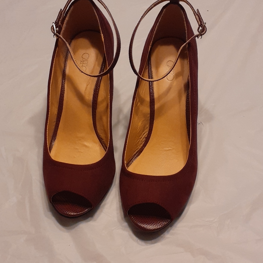 Cato plum wedges